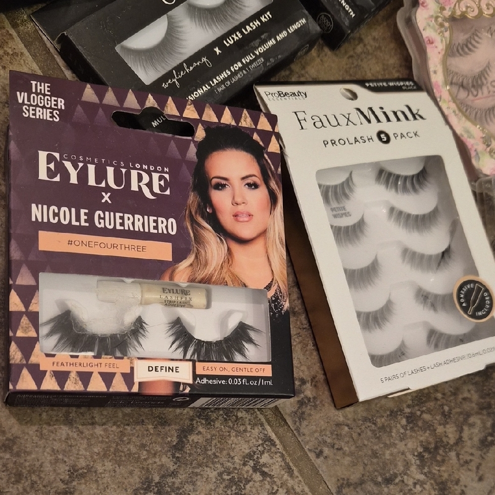 Assorted False Eyelashes Collection - Picture 3 of 5